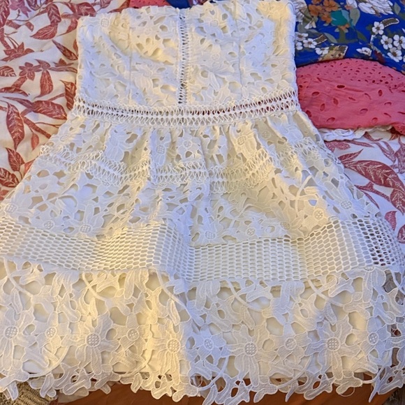 Romeo & Juliet Couture Dresses & Skirts - Romeo & Juliet Couture White Floral Lace Dress